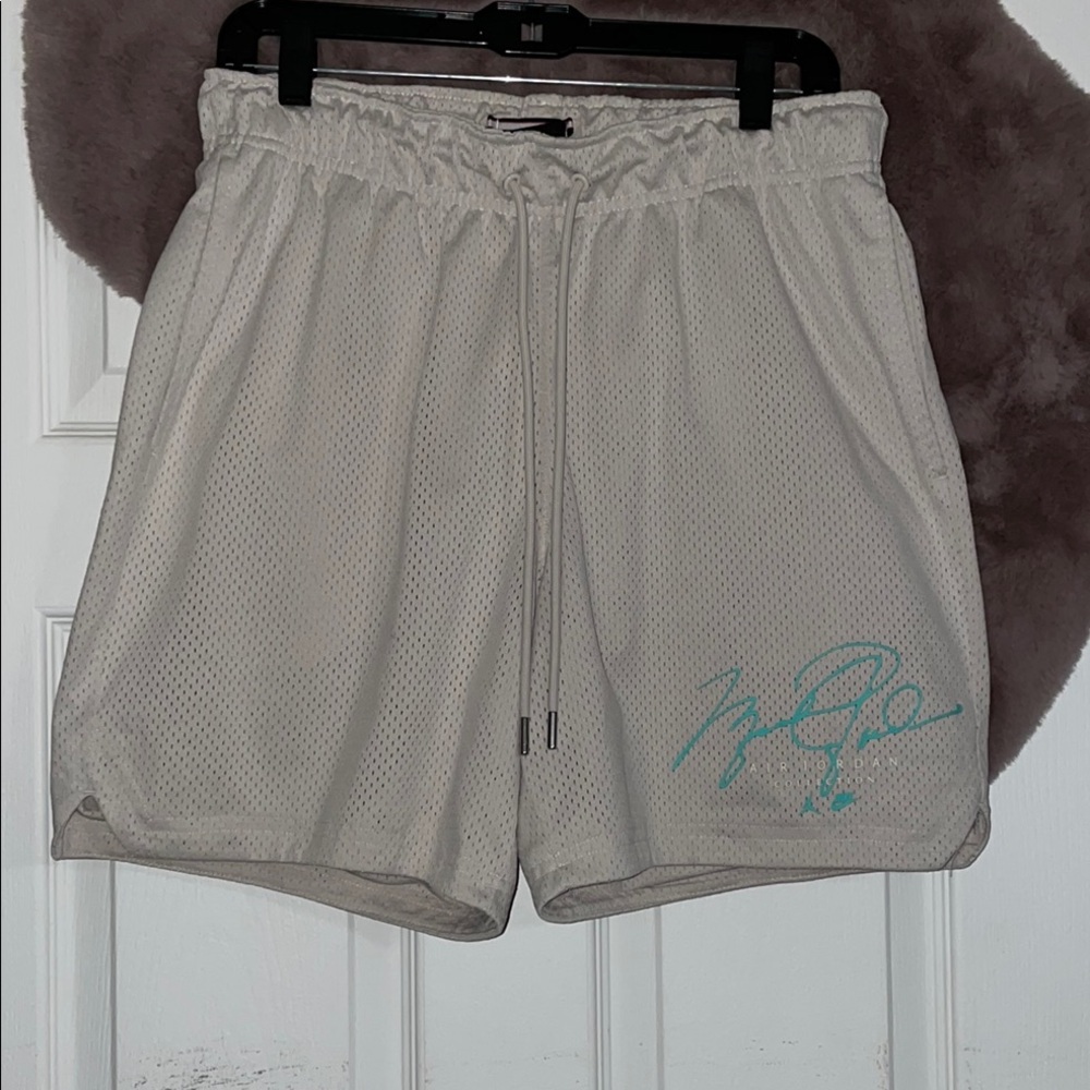 Jordan OffWhite Basketball Shorts with Elastic Waistband - Picture 5 of 6